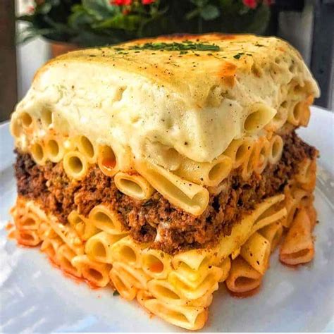Pastitsio — Greek baked pasta with béchamel sauce